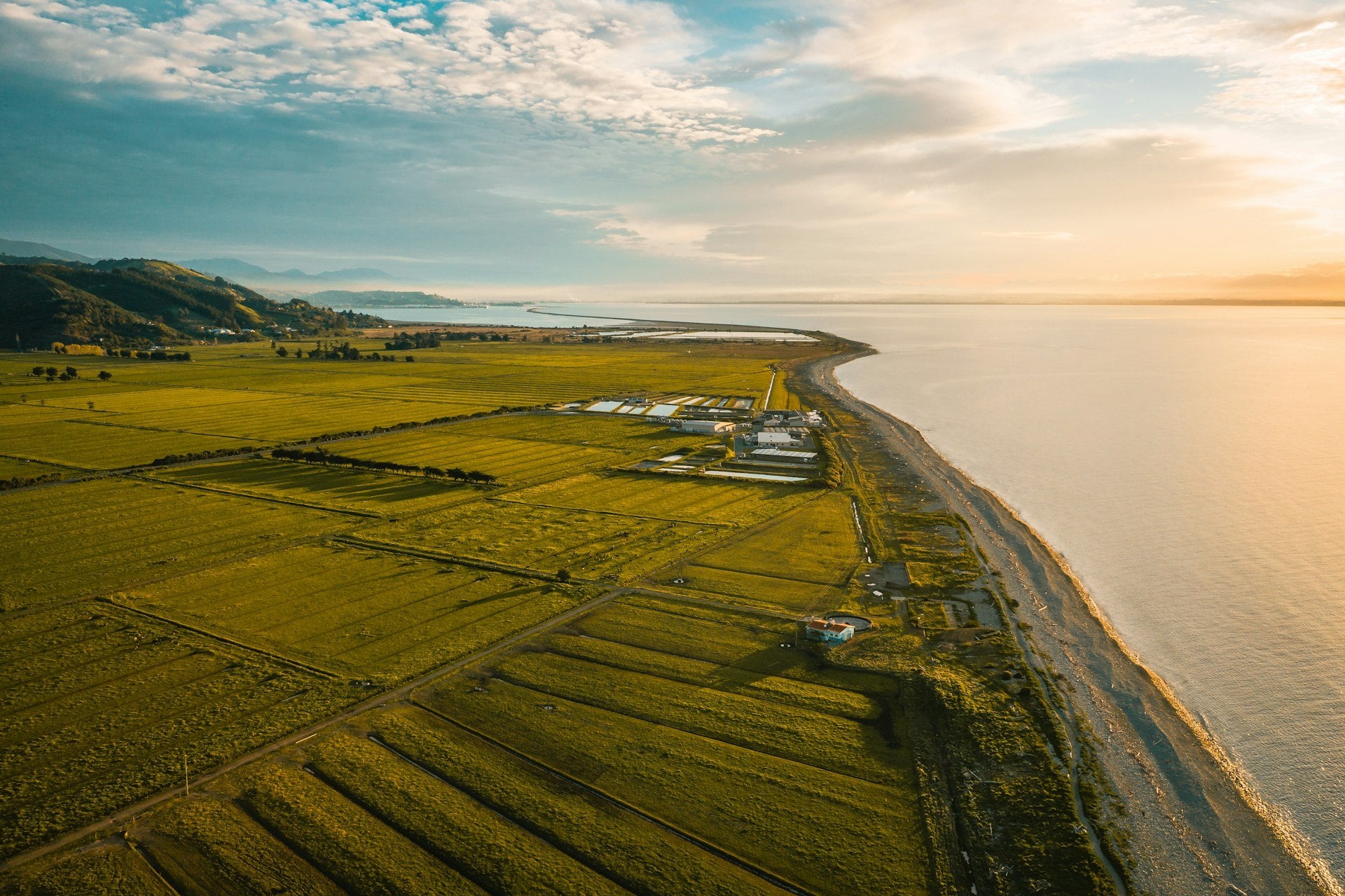 Fly into Nelson, an hour and a quarter from the park gate